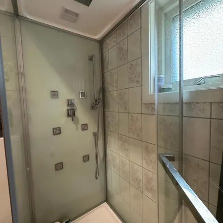 Med Nydelig Utsikt Over Bergen