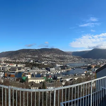 Apartment Med Nydelig Utsikt Over *