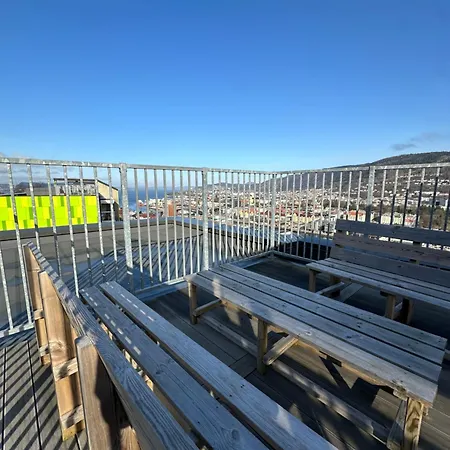 아파트 Med Nydelig Utsikt Over *