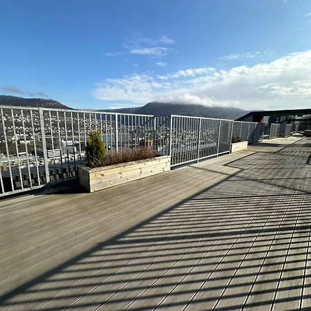 Med Nydelig Utsikt Over * Bergen