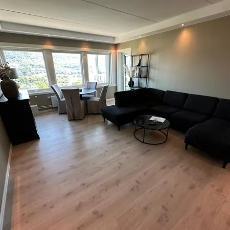 Med Nydelig Utsikt Over * Bergen