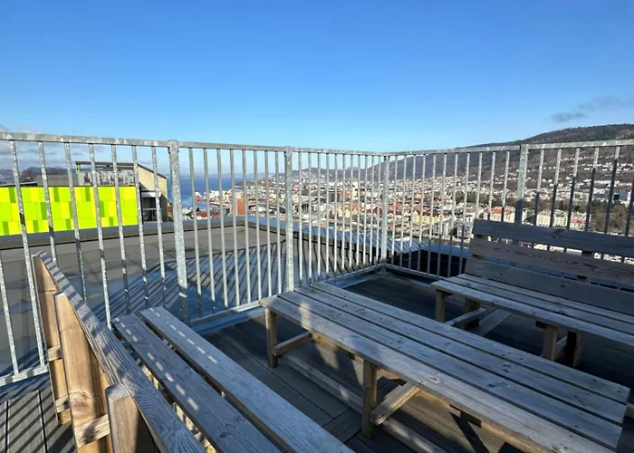 Apartament Med Nydelig Utsikt Over *