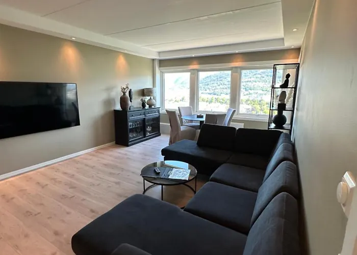 Apartament Med Nydelig Utsikt Over